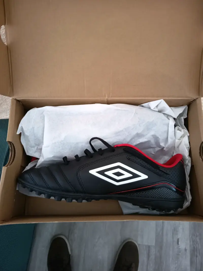 Caja de zapatos Umbro 10.5 - 2