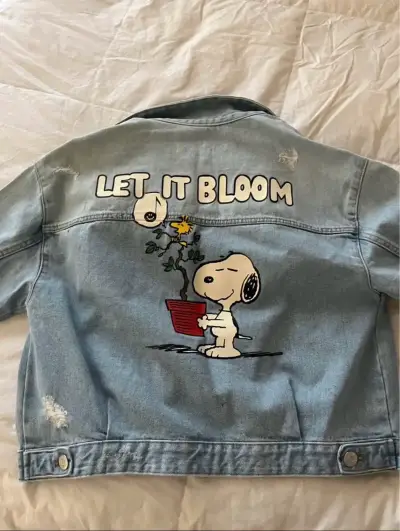 Chaqueta de denim con parche Snoopy Zara - miniatura 2