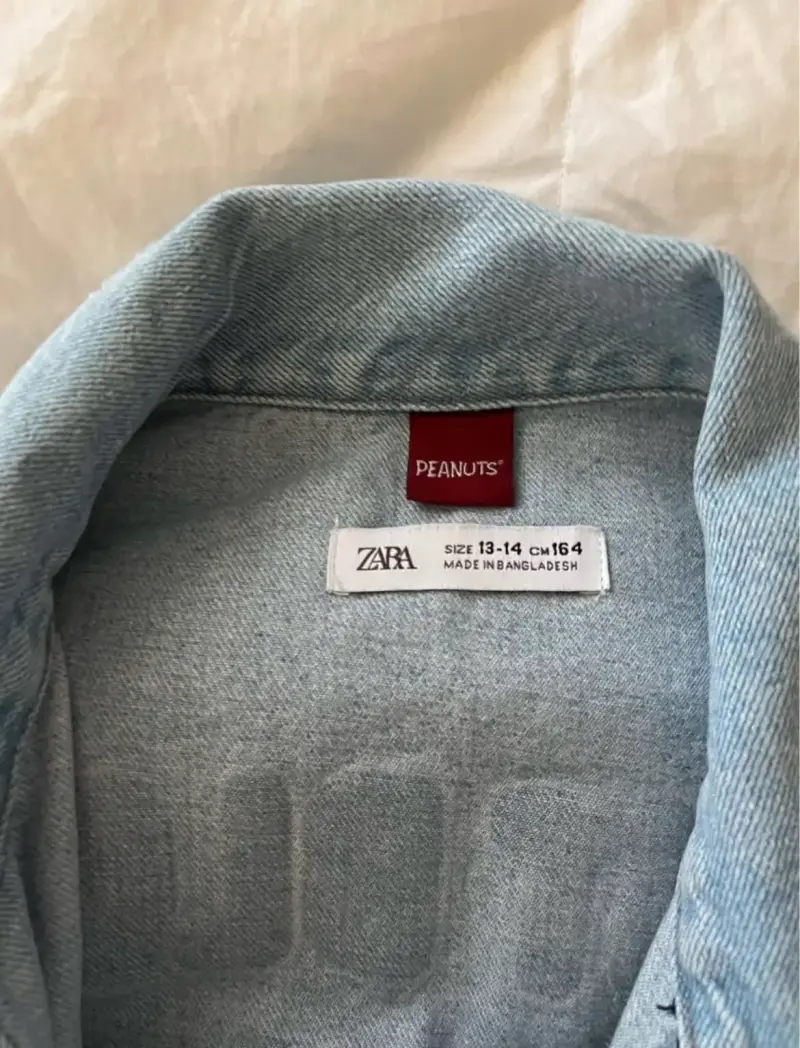 Chaqueta de denim con parche Snoopy Zara - 3
