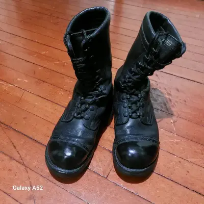 Botas de cuero negras - miniatura 1