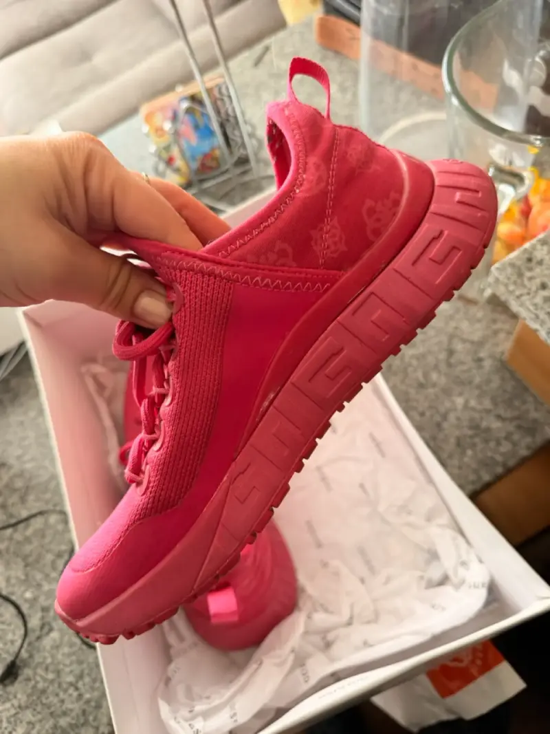 Zapatillas deportivas rosadas Guess - 3