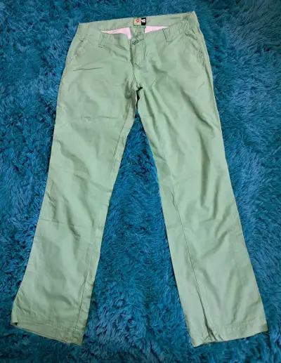 Pantalones verde claro para mujer - miniatura 2