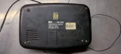 Radio Reloj Despertador IRT RR-330 Retro - miniatura 2