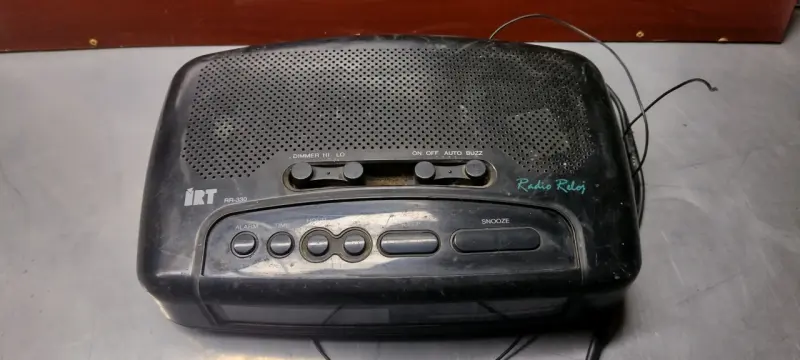 Radio Reloj Despertador IRT RR-330 Retro - 3