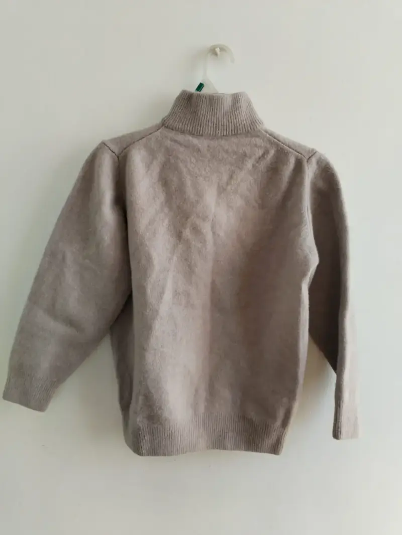 Suéter beige con cierre - 3