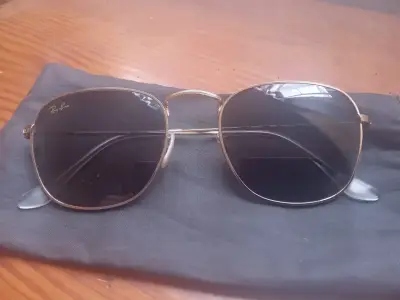 Lentes de sol Ray-Ban dorados - miniatura 1
