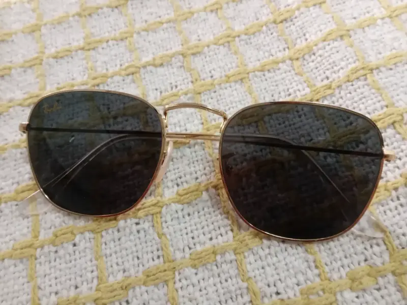 Lentes de sol Ray-Ban dorados - 2
