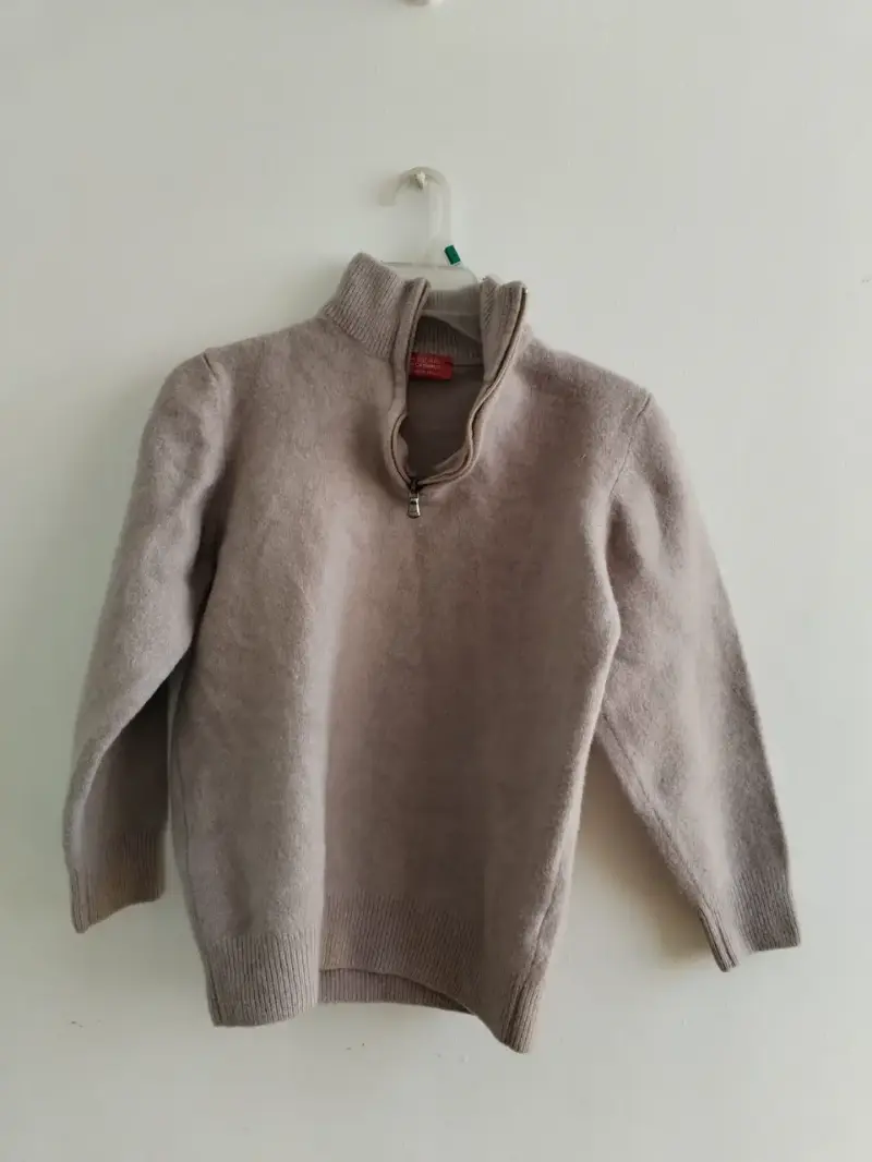 Suéter beige con cierre - 2