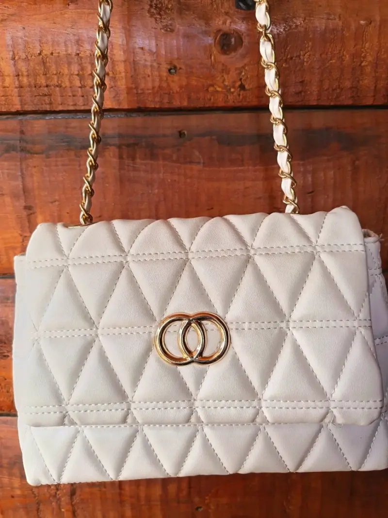 Cartera beige acolchada - 1