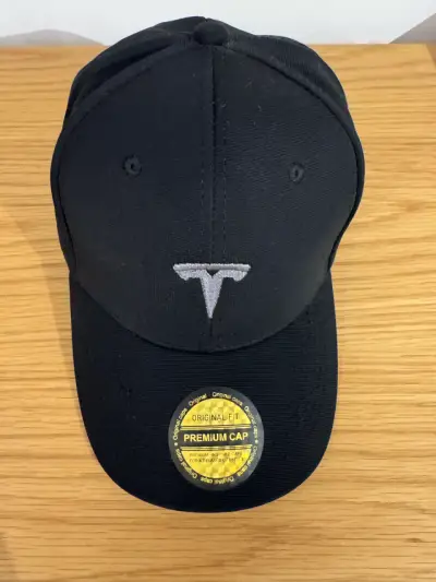 Jockey negro logo Tesla original nuevo - miniatura 1