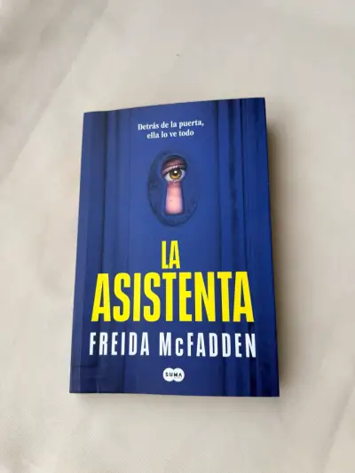 Libro “La Asistenta” – Freida McFadden - miniatura 1