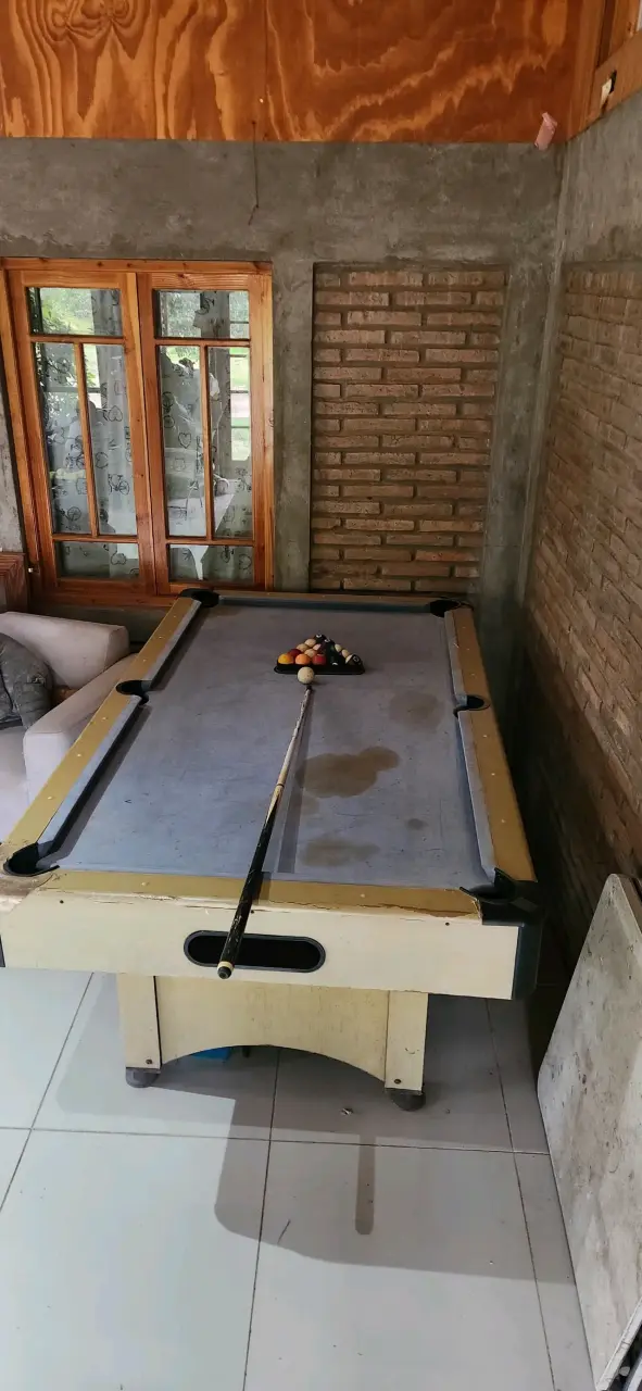 Mesa de billar en estado aceptable - 5