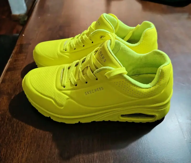 Zapatillas Skechers amarillas - 1