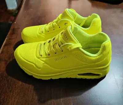 Zapatillas Skechers amarillas - miniatura 1