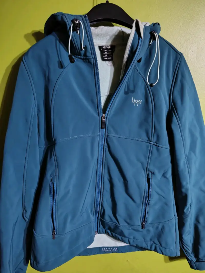 Chaqueta azul con capucha - 2