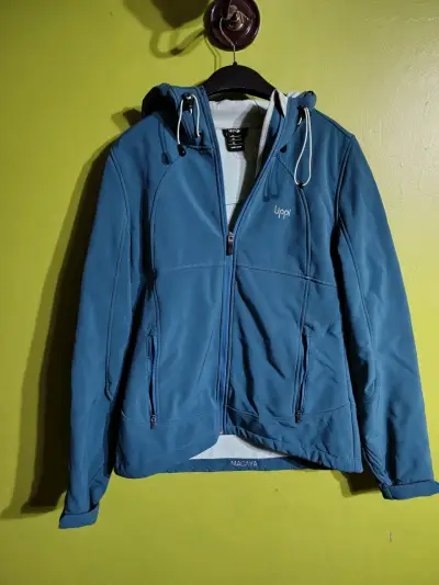 Chaqueta azul con capucha - miniatura 3
