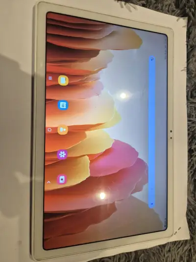 Tablet Samsung tab A7 con pantalla grande 10.4" - miniatura 1