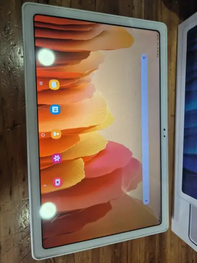Tablet Samsung tab A7 con pantalla grande 10.4" - miniatura 2