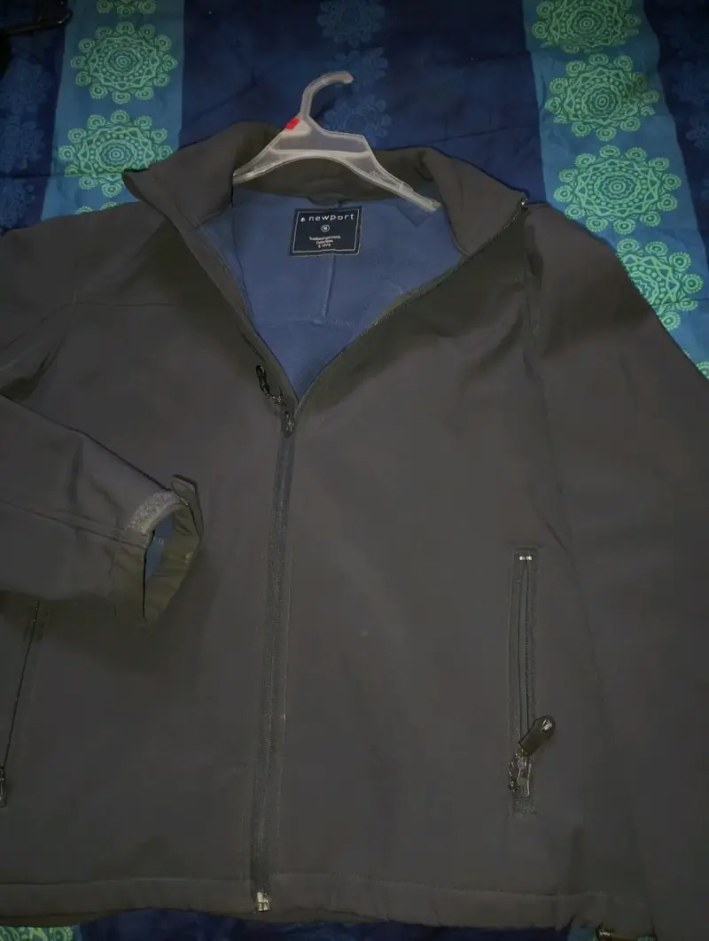 Chaqueta softshell Newport negra