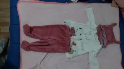 Conjunto bebé polar rosa - miniatura 1