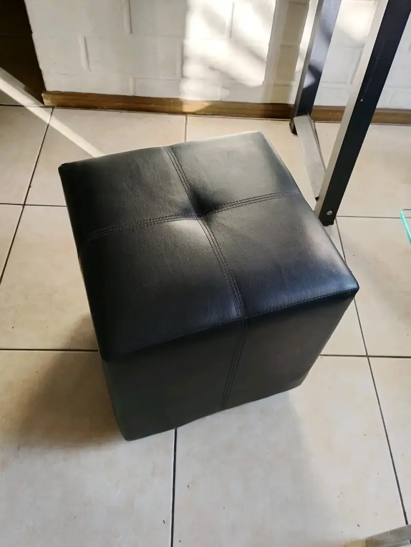 Mesa de centro de vidrio+ 4 puff - 5