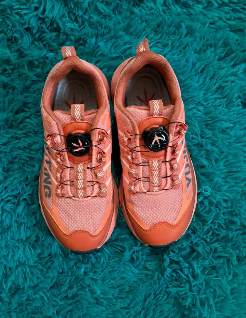 Zapatillas deportivas naranjas - 1