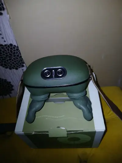 Masajeador eléctrico verde portátil - miniatura 2