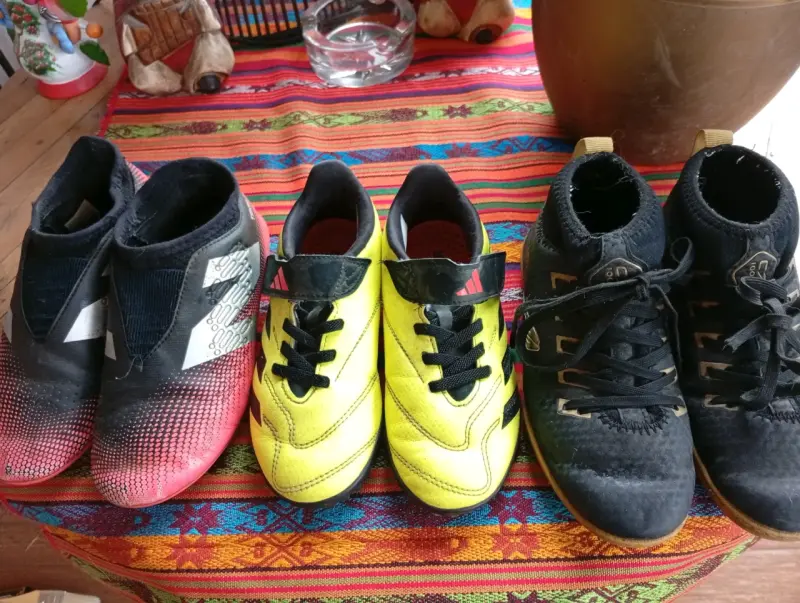 Zapatillas de deporte en buen estado - 1