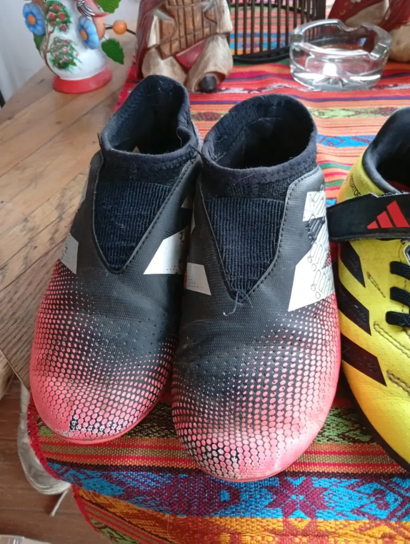 Zapatillas de deporte en buen estado - 2
