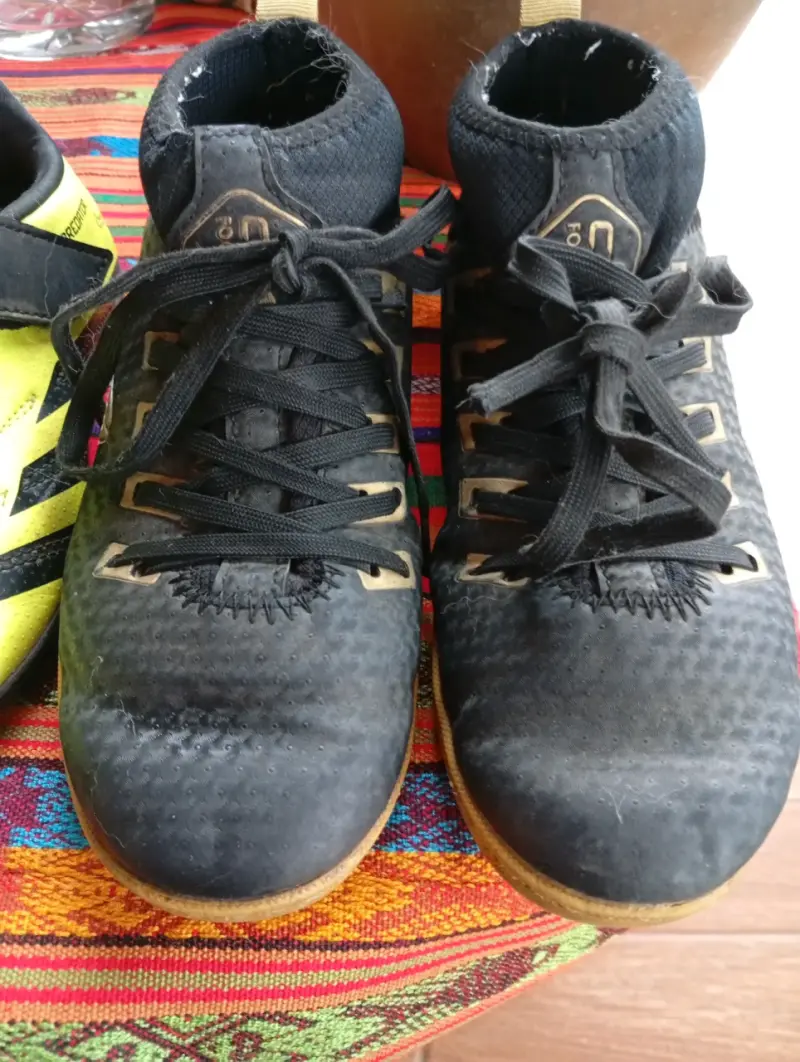Zapatillas de deporte en buen estado - 4