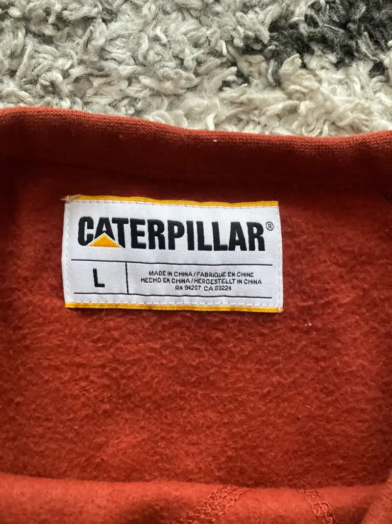 Polerón rojo Caterpillar - 2