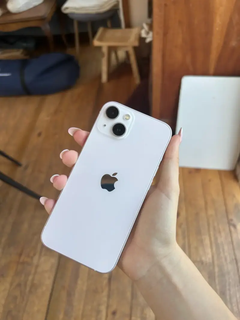 iPhone 13 rosado - 4