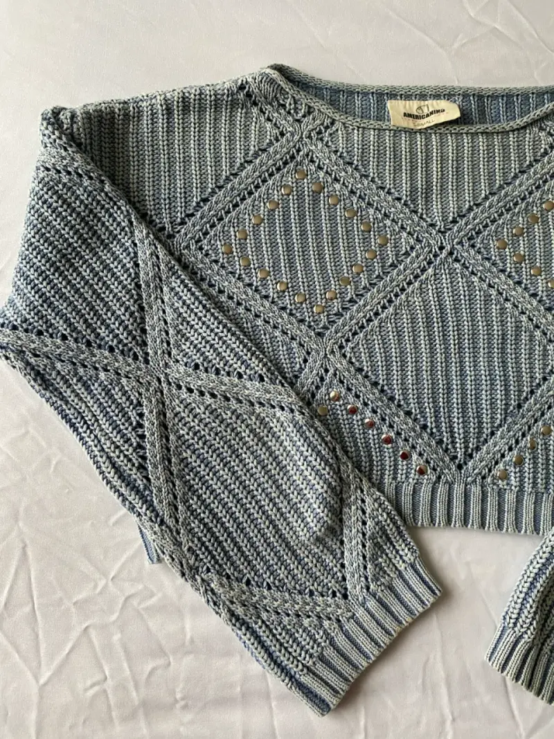 Suéter tejido celeste con patrón ( talla XS) - 2