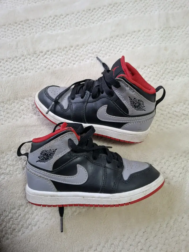 Zapatillas negras con rojo Nike original niño - 2