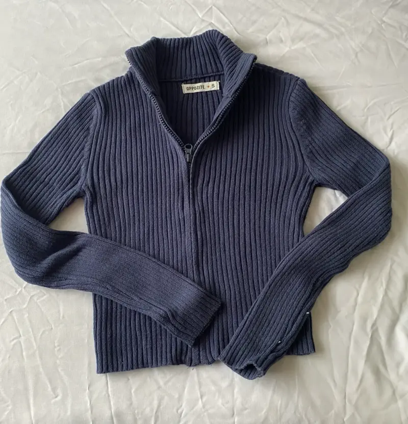 Chompa azul con cierre ( talla S) - 1