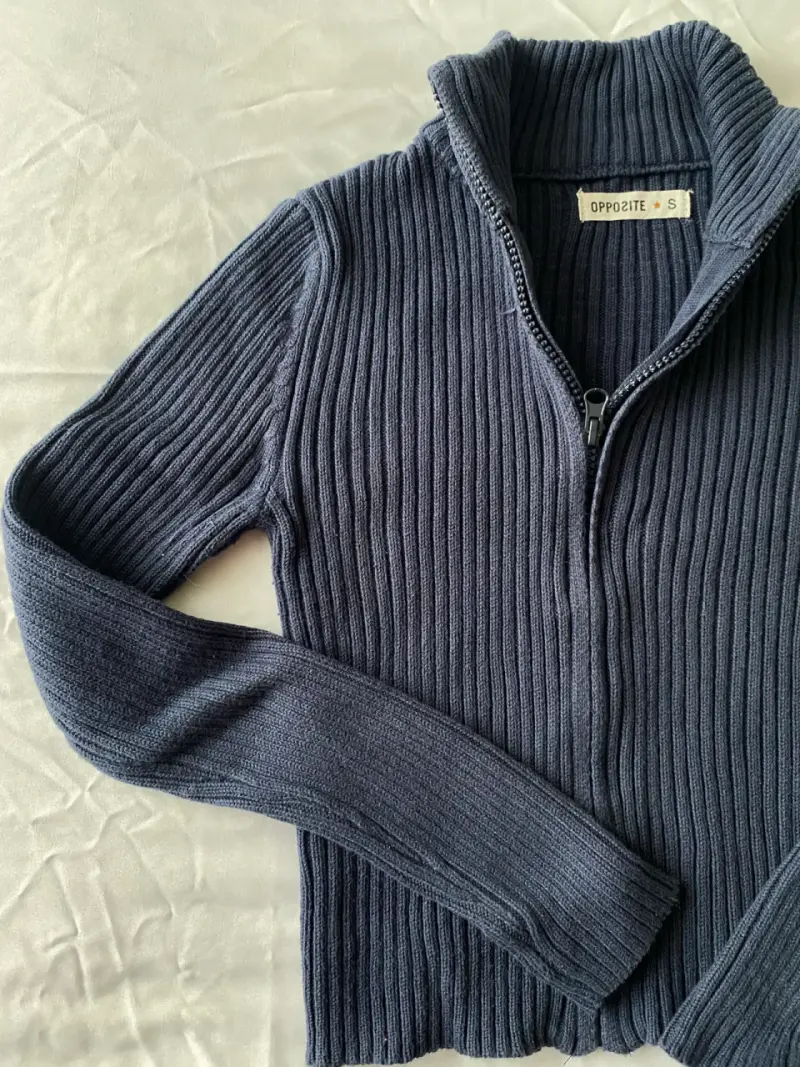 Chompa azul con cierre ( talla S) - 2