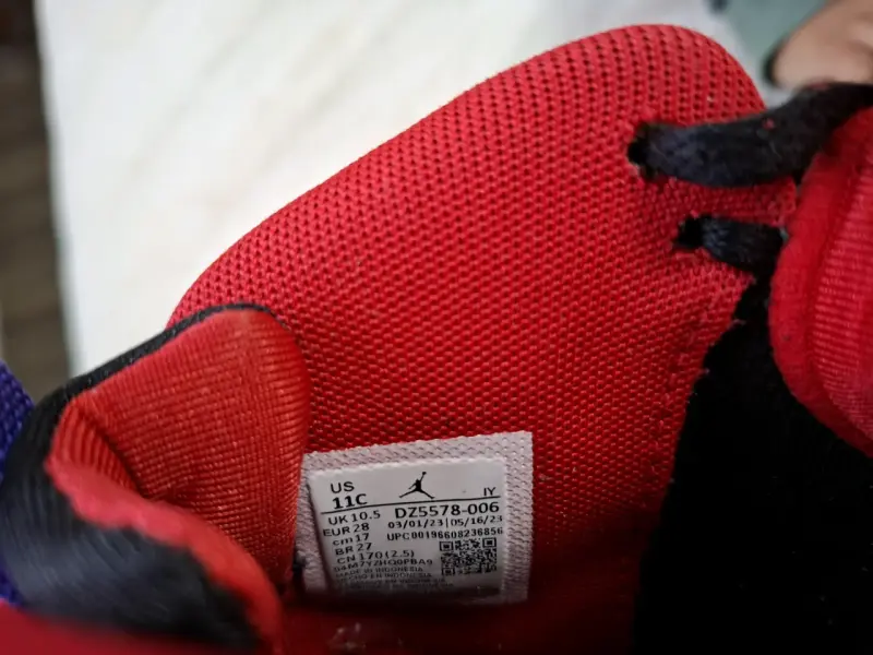 Zapatillas negras con rojo Nike original niño - 3