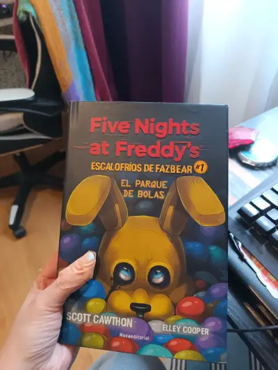 Libro Five Nights at Freddy's - miniatura 3