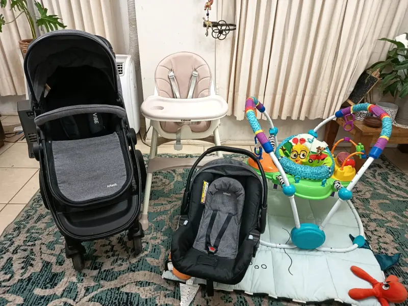 Coche, silla y centro de actividades - 2