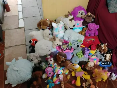 Lote de peluches variados - miniatura 2