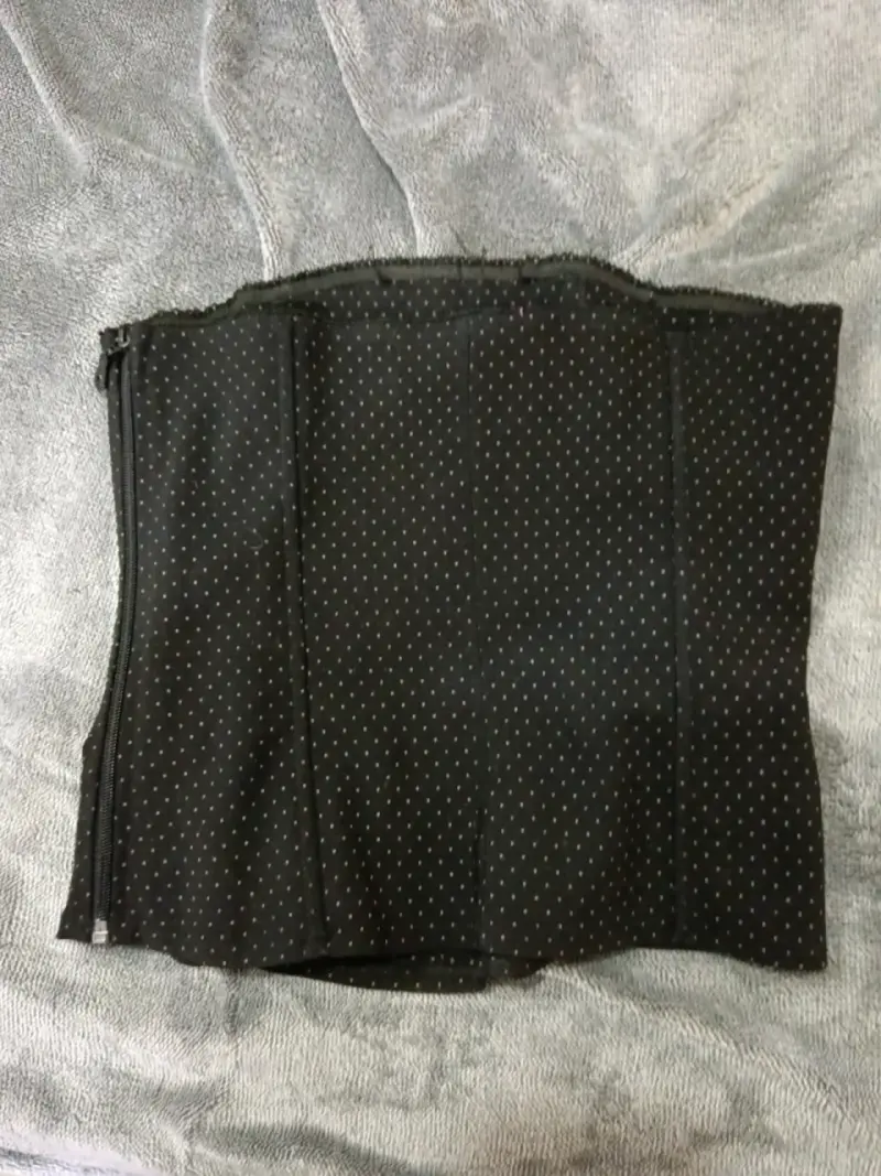 Corset negro con puntos blancos - 2