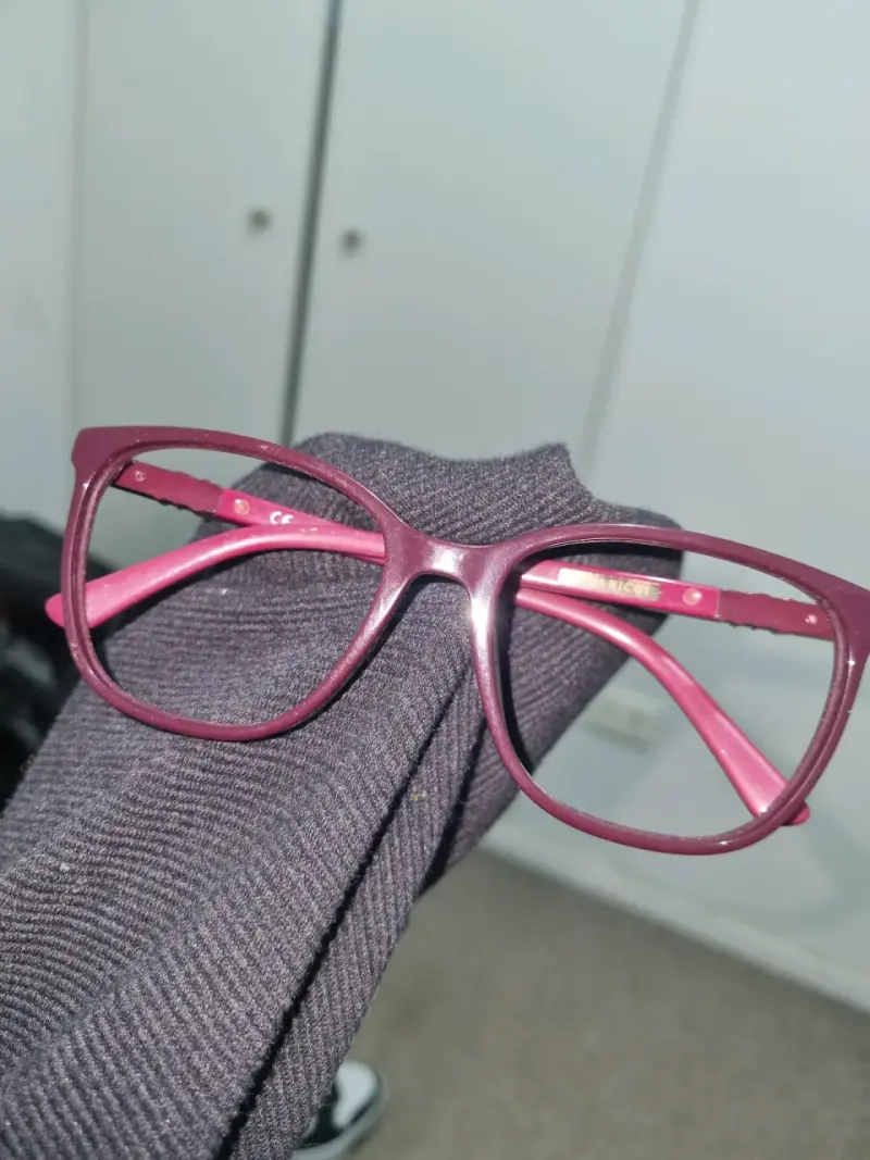 Anteojos Nina Ricci con estuche - 2