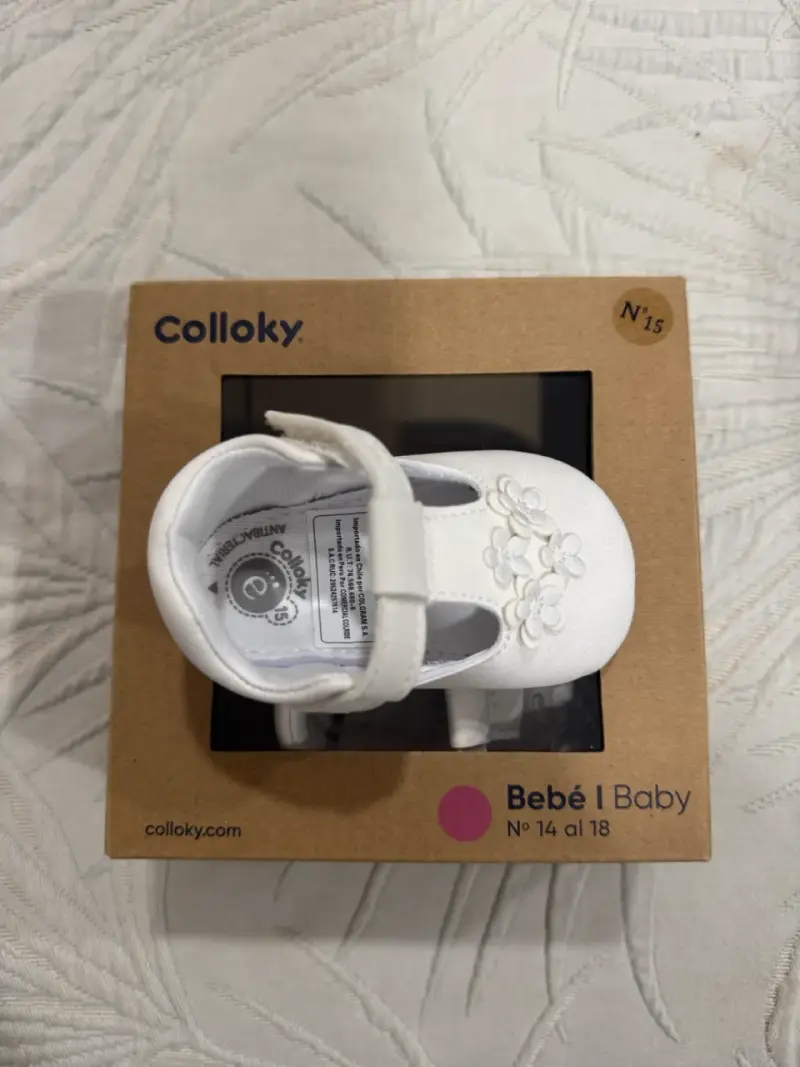 Zapatos de bebé blancos Colloky