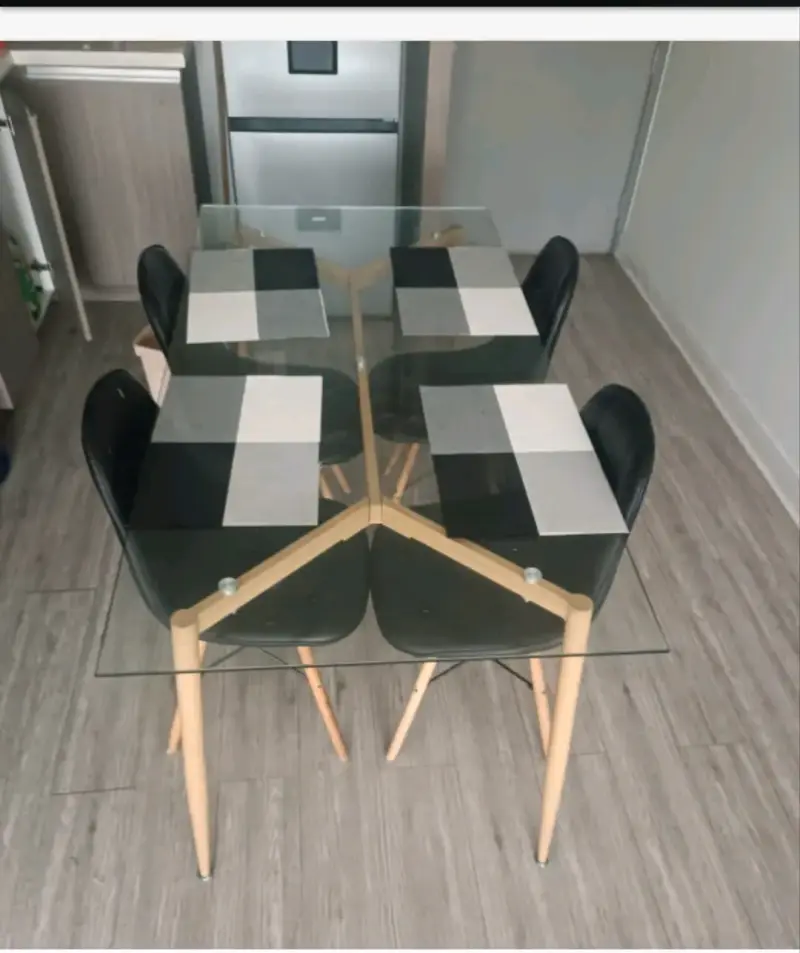 Juego de comedor vidrio y madera - 1