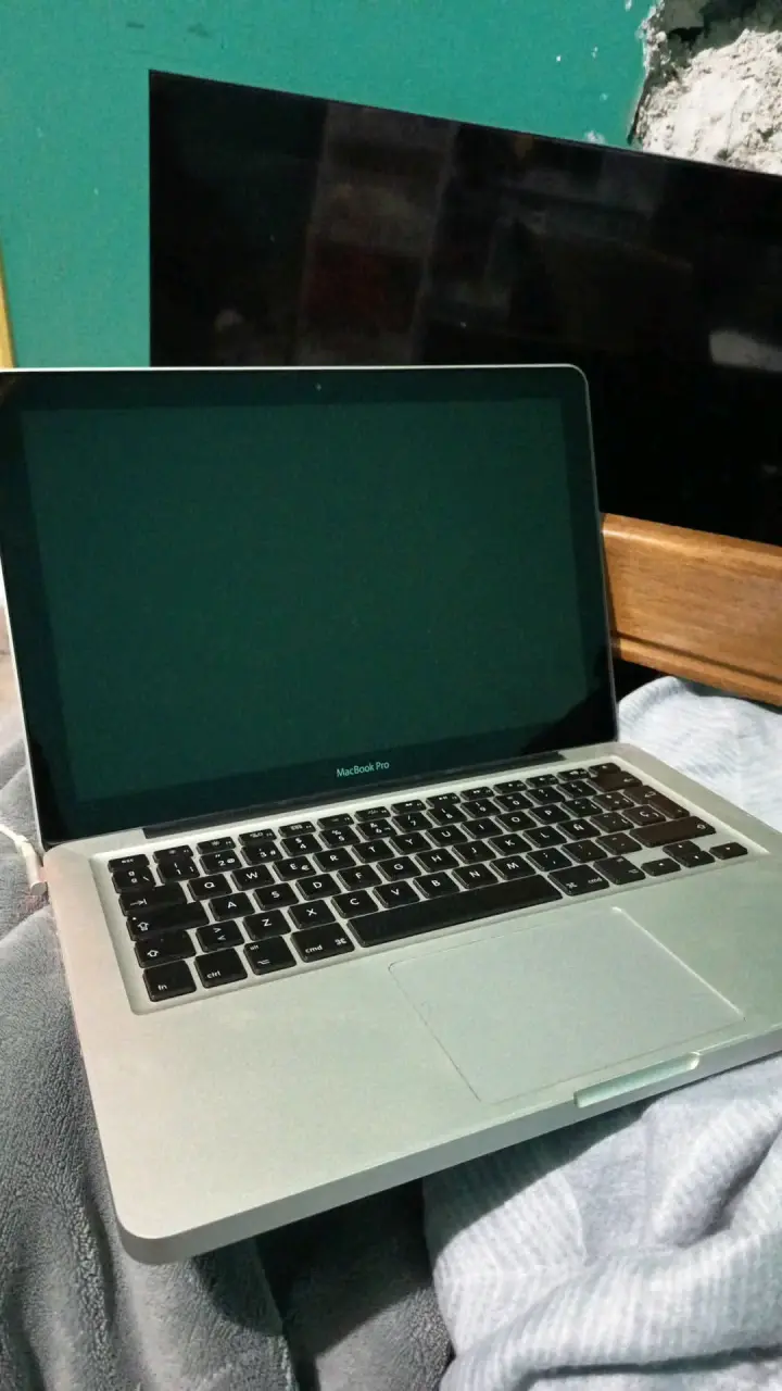 MacBook Pro y otras laptops - 1