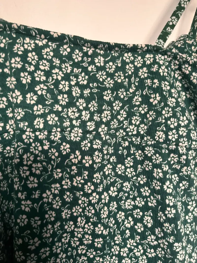 Vestido verde floreado con tirantes H&M - 4