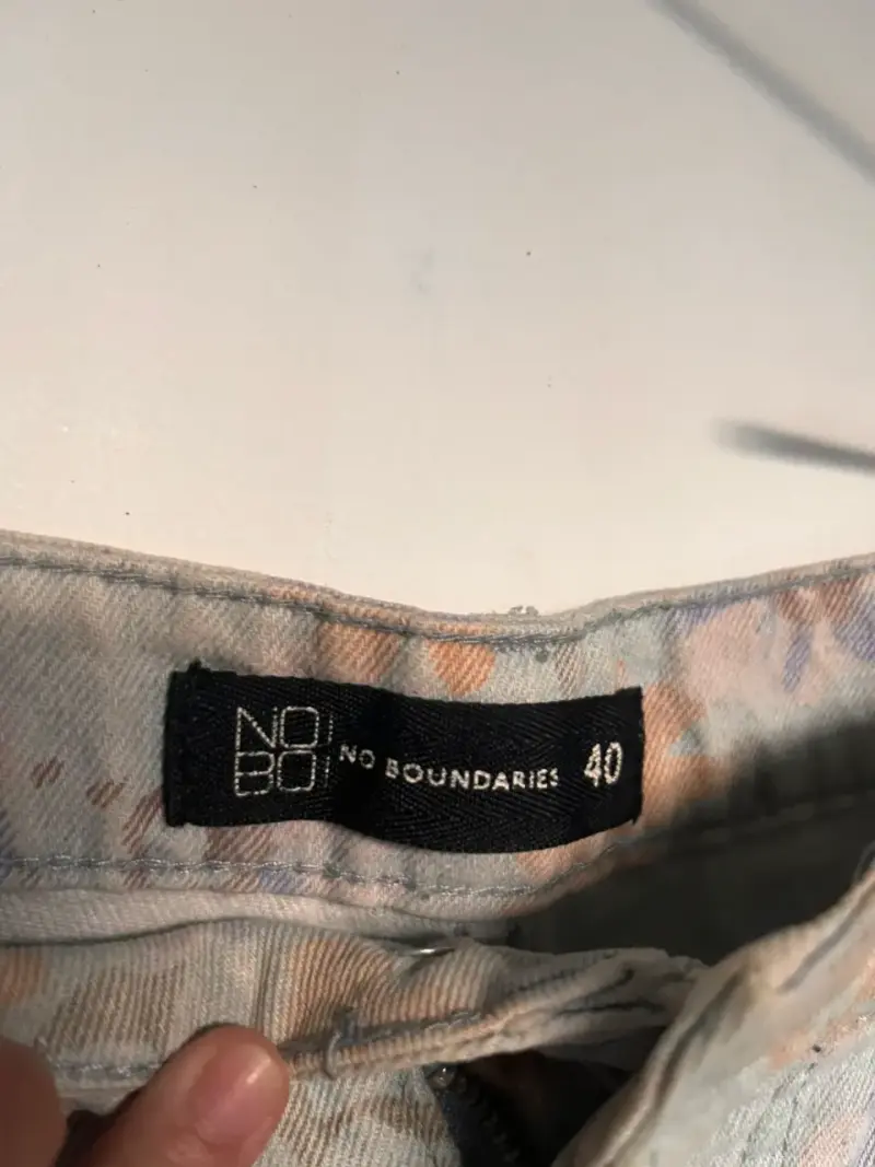 Jeans con estampado floral NOBU talla 40 - 2