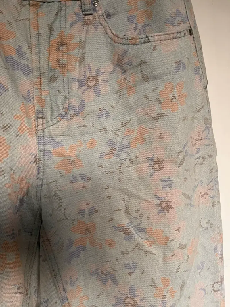 Jeans con estampado floral NOBU talla 40 - 4