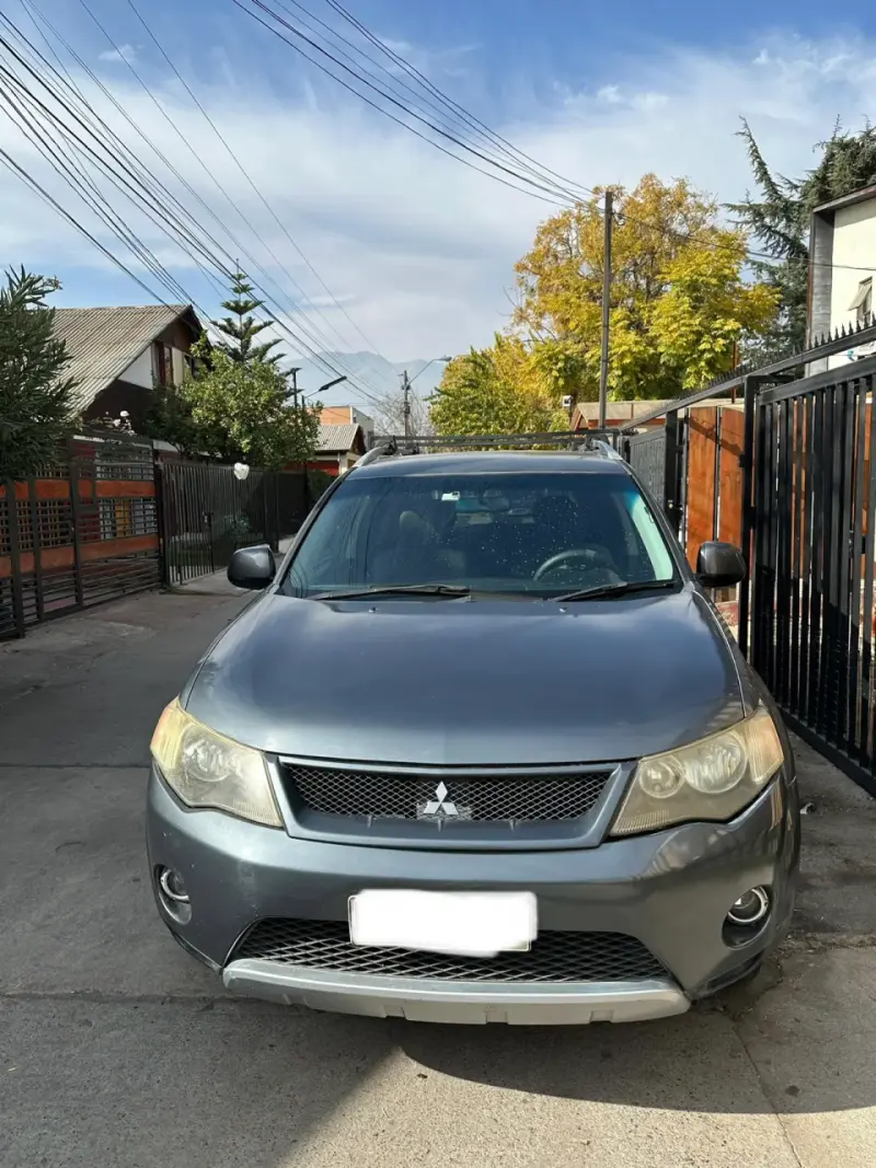 Mitsubishi outlander SUV gris - 2