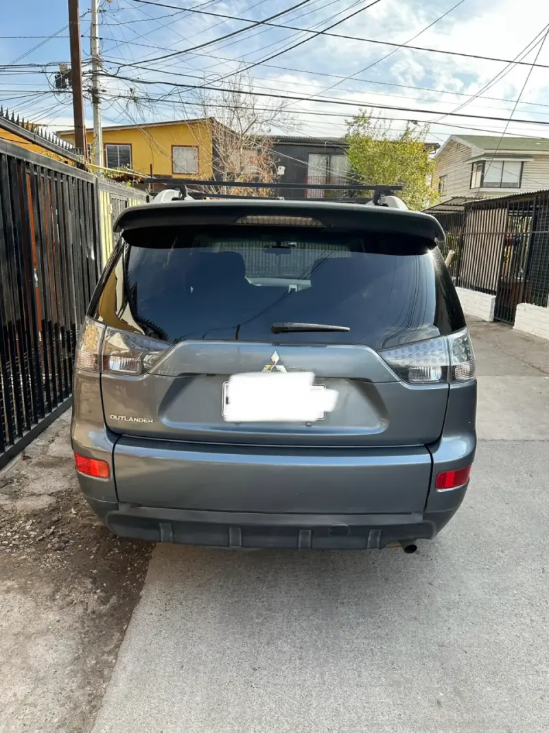 Mitsubishi outlander SUV gris - 3